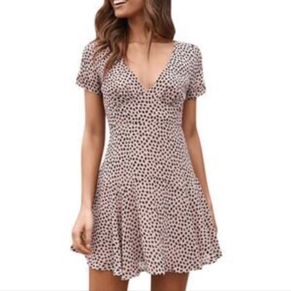 202 Morning Mist Leopard/animal Print, V-neckline, and Puff Size 6
